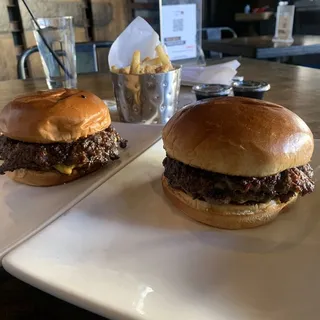 DOUBLE GARLIC BURGER