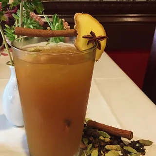 Fresh Ginger and Peach Iced Tea