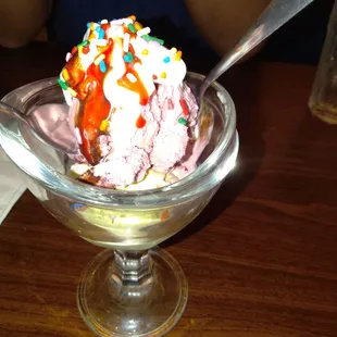 Save room for their dessert of red bean and green tea ice cream