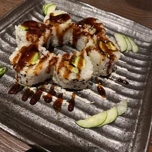 Eel avocado roll