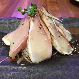 Hamachi Tataki