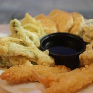 Deep-fried Vegetable and Shrimp Tempura