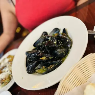 Mussels in white wine sauce appetizer