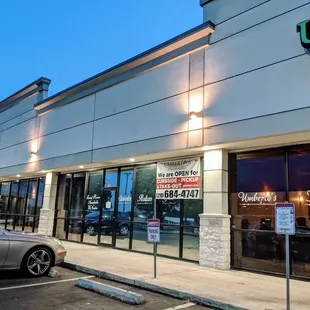 the outside of the restaurant