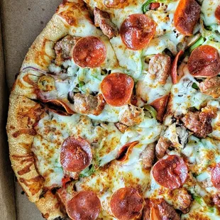 Deluxe pizza. Yum! Follow @hungrygirl_mpls on Instagram for more.