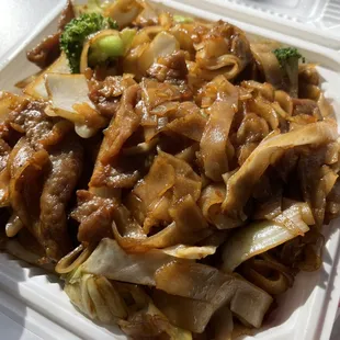 Beef Chow Fun ($13.95)