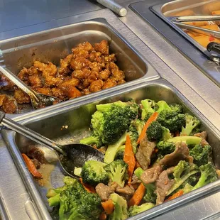 Orange Chicken &amp; Beef With Broccoli