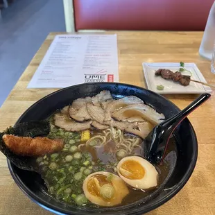 TONKOTSU RAMEN