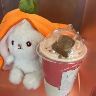 White Peach Oolong Fresh Milk Tea