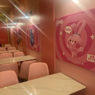 Lots of seating and clean