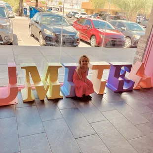 Loving these tiny chairs for photo ops