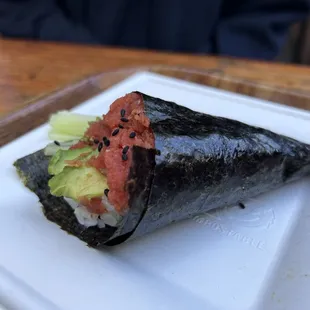 Spicy tuna hand roll