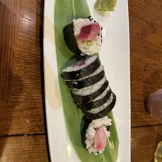 Hamachi Rolls