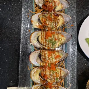 a long platter of clams