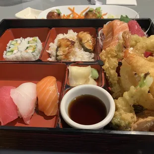 Bento Sushi Sashimi Box B