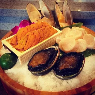Uni, fresh scallops from Japan, Awabi