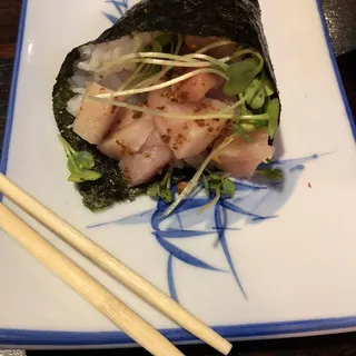 Snow White Hand Roll