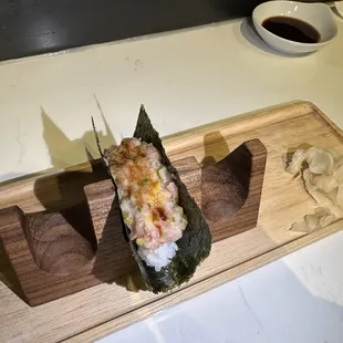 Fatty tuna hand roll