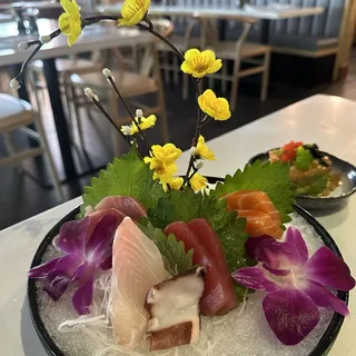 Sushi & Sashimi For 1(Beautiful Life Roll)