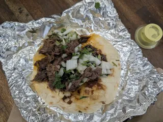 Taquitos y Mas