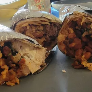 2 burritos = $24¿¿??