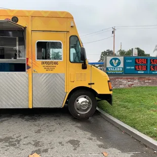 Food truck at the Valero gas station.