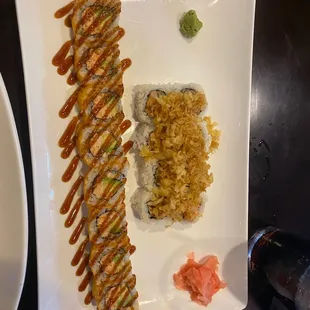 I don&apos;t remember the one on the left and the right is the Sara Roll.. I&apos;m not a fan.