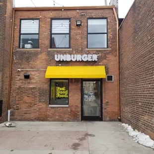 the outside of a restaurant