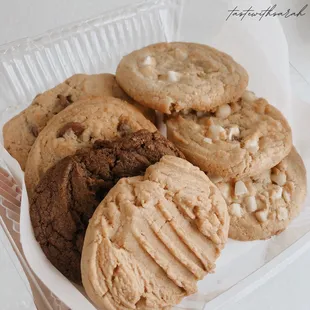 Half Dozen (+1 free)  Flavors: White Chocolate Chip, White Chocolate Macadamia, Chocolate Chunk, Peanut Butter, Milk Chocolate