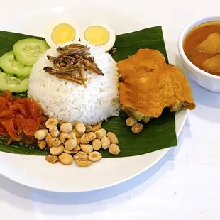 Malaysian Nasi Lemak with Curry Chicken