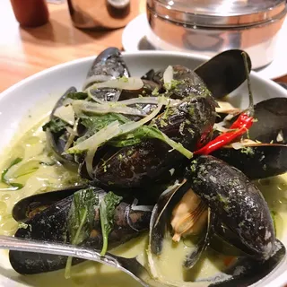 Green Curry Mussels