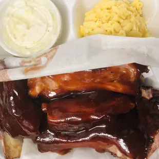 1/2 rack ribs Mac n cheese and coleslaw