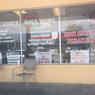 This place sits in a little plaza right next door to subway