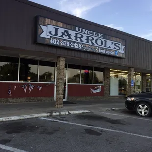 ows the front of the restaurant