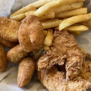 Kids basket and jalapeño poppers