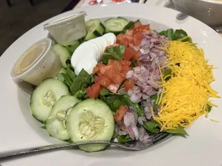 Charlie's Eatery And Pub