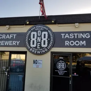 Thanks to the great crew at 818 Brewing