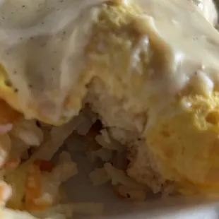 an omelet with gravy