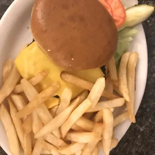 Classic cheeseburger