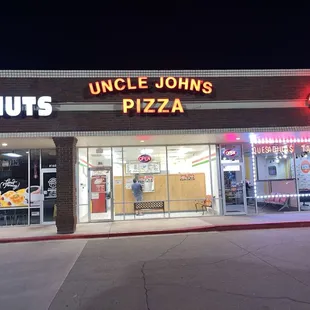 Uncle John's PIZZA