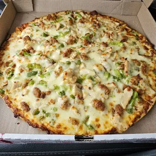 Thin crust...Chicken, sausage, &amp; bell peppers...don't judge my toppings lol