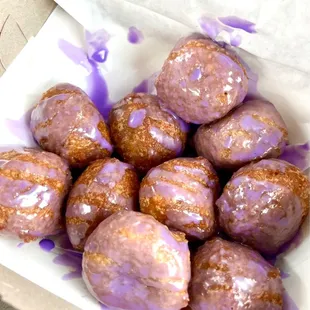 Poi mochi with poi drizzle