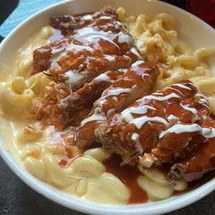 Buffalo chicken Mac and cheese