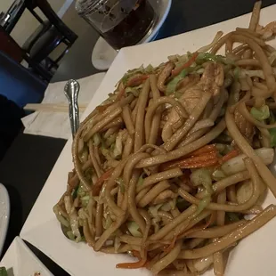 Chicken Lo Mein