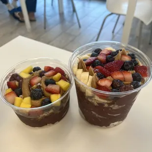 16 oz and 24 oz açaí bowls.