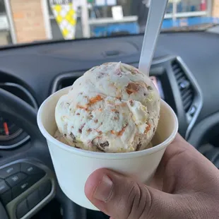 Reese&apos;s Delight and Toms peanut butter and brownie blitz