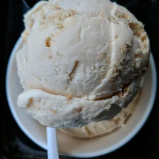 Butter Pecan &amp; Peanut Butter Cookies &amp; Cream