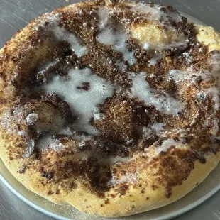 Cinnamon dessert pizza
