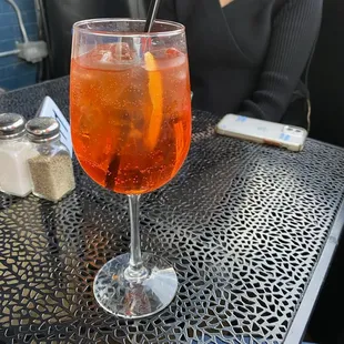 Aperol spritz ($7 on happy hour)