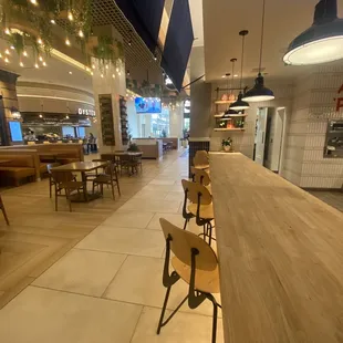 Uncle Paulies counter sitting area